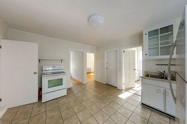 Building Photo - 19 Dixon St