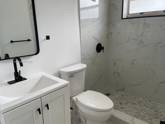 Building Photo - 6025 Polk St