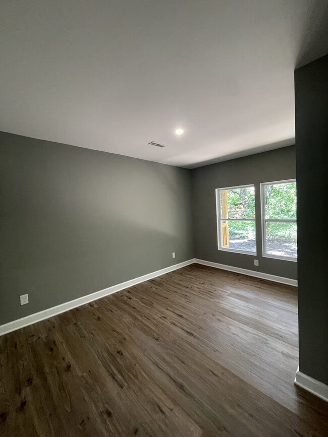 Building Photo - 2110 Allin St