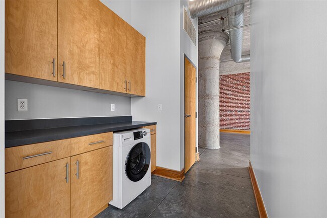 Building Photo - 1601 Washington Ave