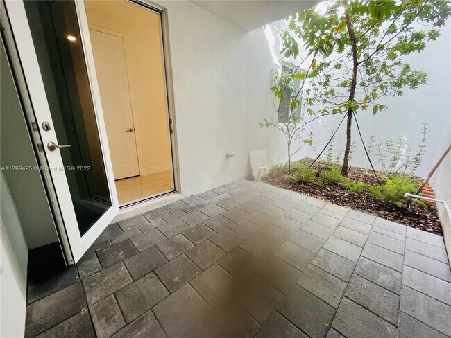 Building Photo - 6667 NW 102nd Path