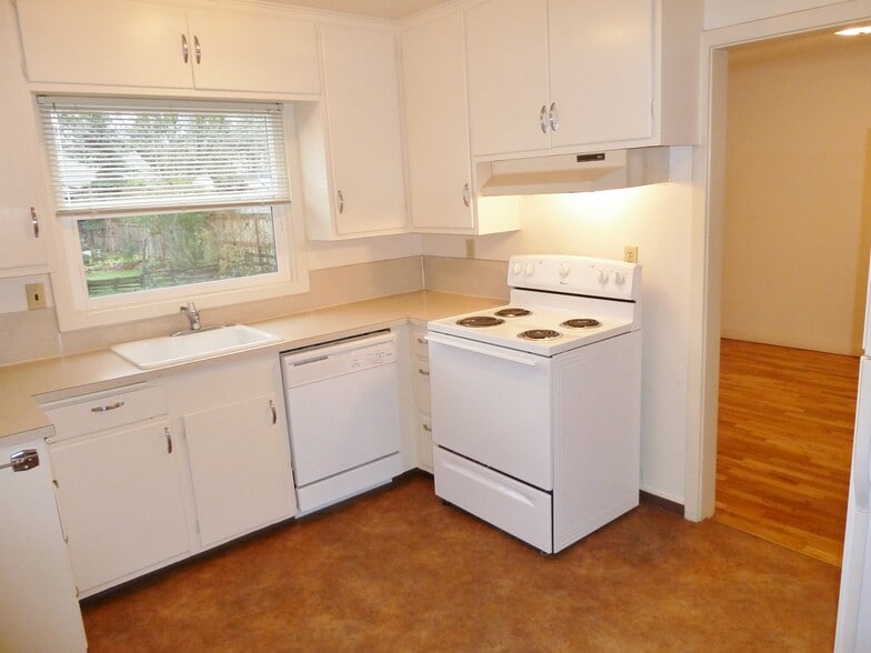 Building Photo - 1263 Tyler St