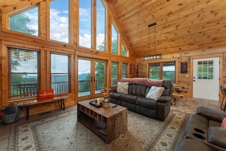 Primary Photo - 49 Valley Dr