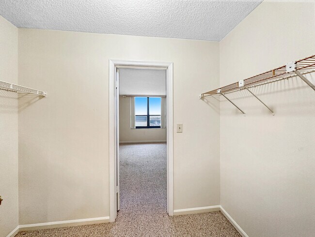 Building Photo - 5480 N Ocean Dr