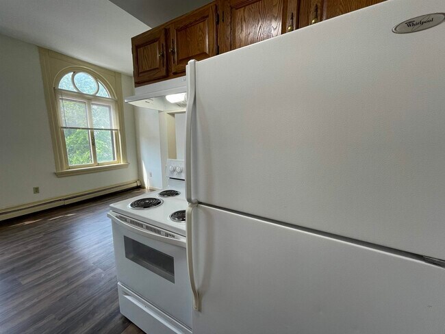 Building Photo - 124 Orange St