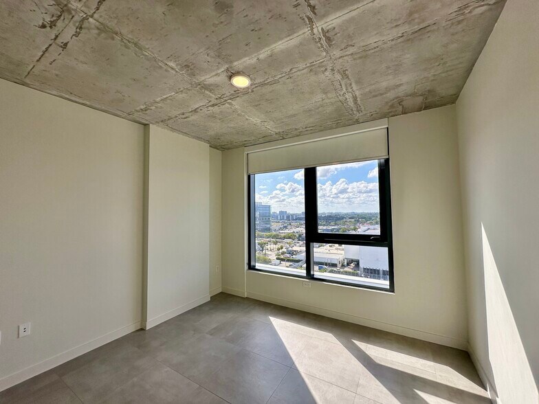 Building Photo - 321 NW 31st St