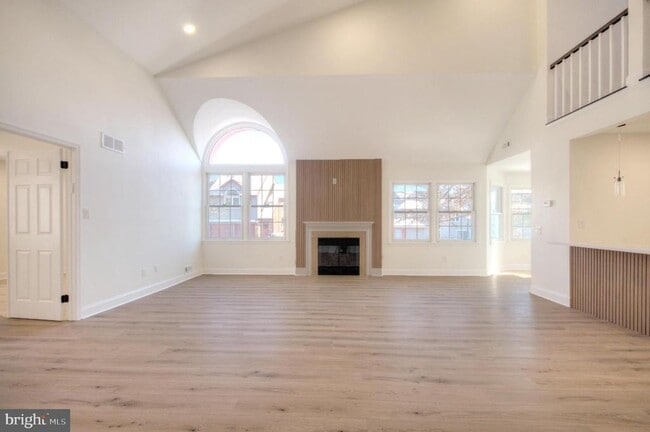 Building Photo - 1326 Chanticleer