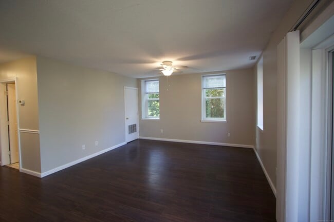 Building Photo - 201 Whetstone Mls