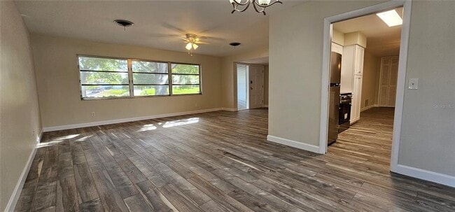 Building Photo - 1329 Fairfield Dr