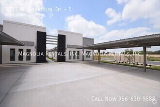 Building Photo - 1717 W Garrison Dr