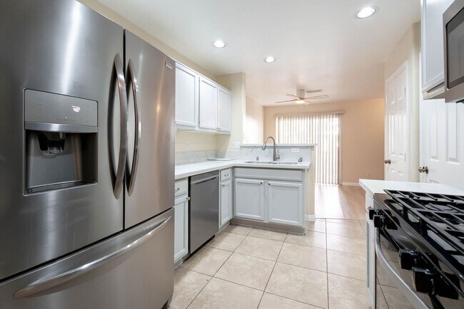 Building Photo - 8217 Diamond Star Ct