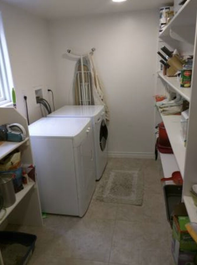 Building Photo - $5,700- 2 Bedroom + Office / 3 Bath GORGEOUS-Bayview Town Home