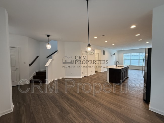 Building Photo - 326 N Warman Ave