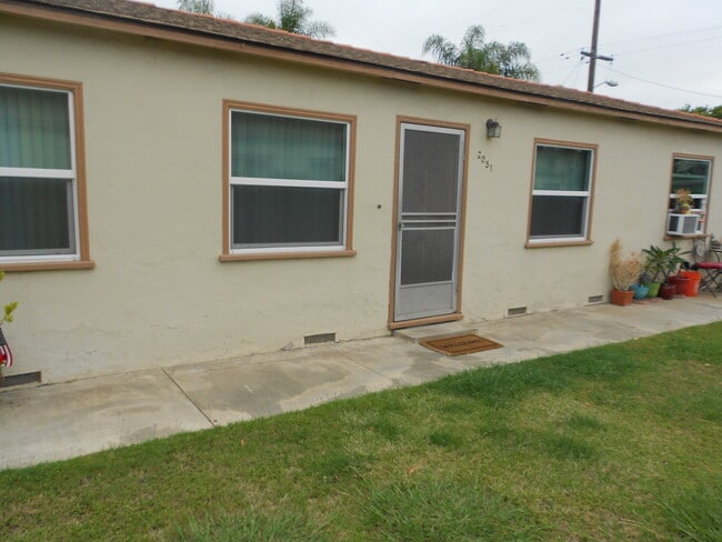 Building Photo - 2051 Reed Ave