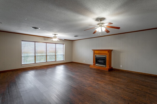 Building Photo - 17 Barnhardt Cir