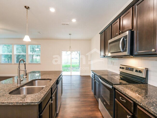 Building Photo - 8559 Highfield Ave