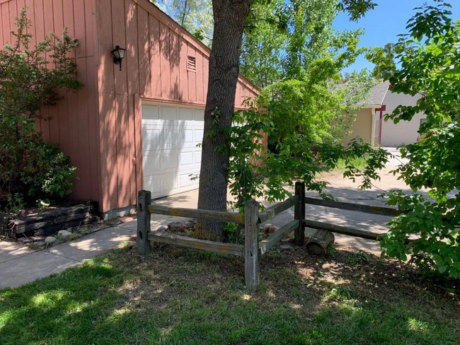 Building Photo - Pleasant Gunbarrel home 3/2.5/2 car