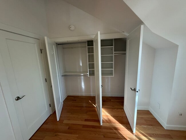 Building Photo - 3bd/3.5ba Townhouse on Capitol Hill