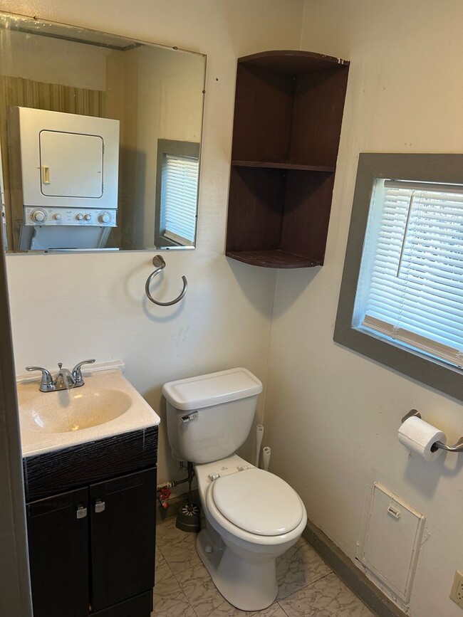 Building Photo - 1 bed/1 bath in Adin CA