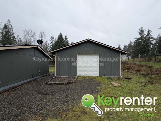 Building Photo - 121 349th St S