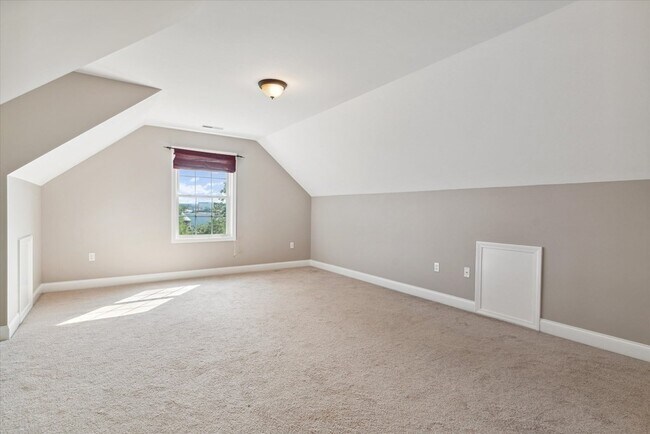 Building Photo - 19 Benjamin Ln