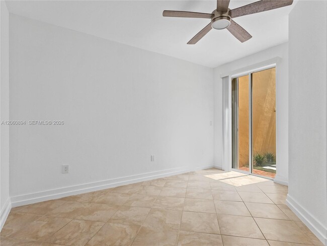 Building Photo - 5502 NW 112th Ct