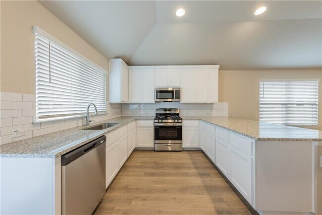 Building Photo - 5705 Respinto Dr