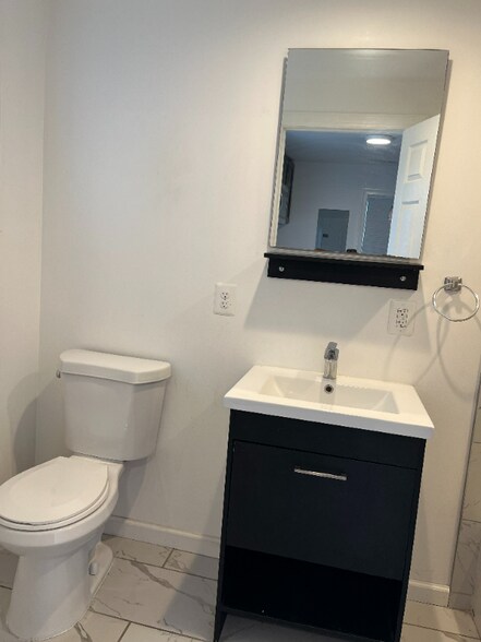 Building Photo - 1003 Clifton Ave