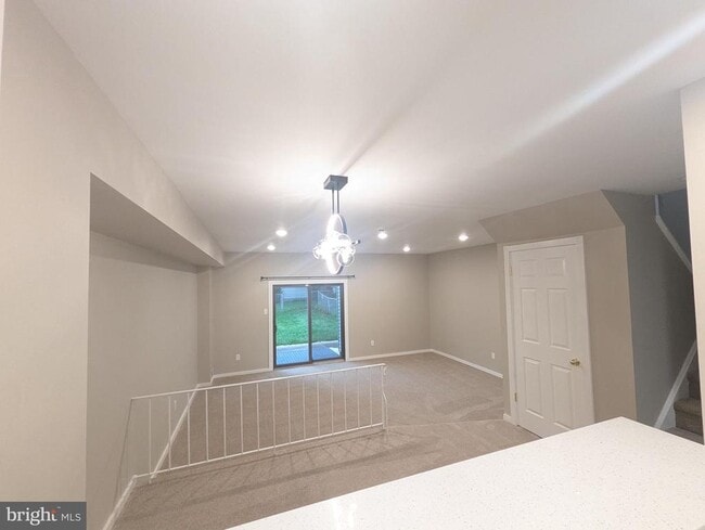 Building Photo - 988 Beechwood Pl