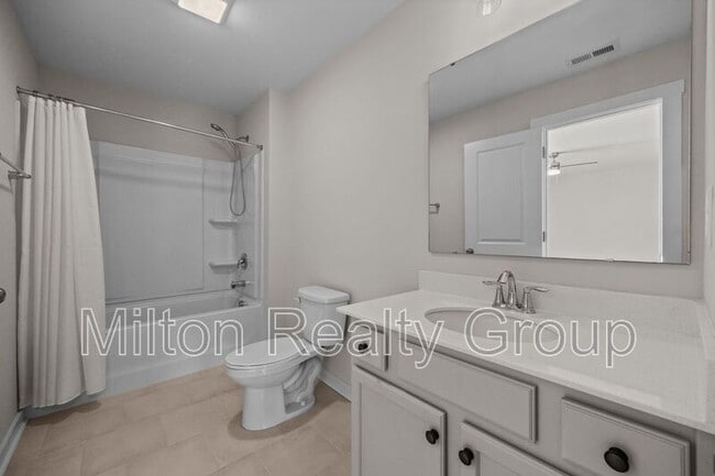 Building Photo - 217 Walker Grv Ln