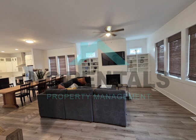 Building Photo - 1501 E Jones St