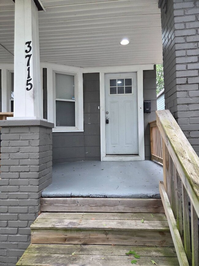 Building Photo - 3715 W 39th St