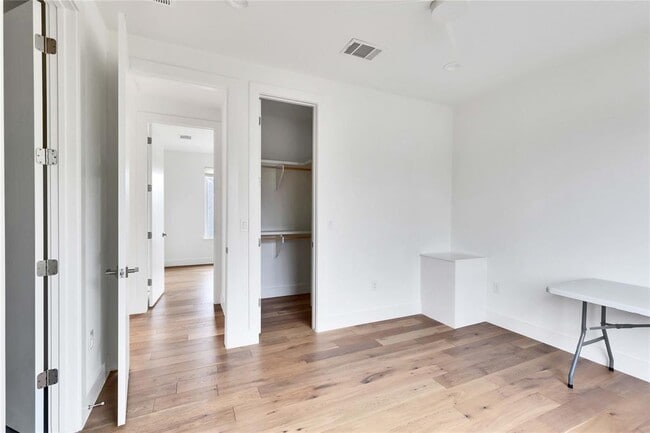 Building Photo - 2509 Euclid Ave