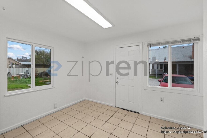 Building Photo - 1323 Monterey Ave