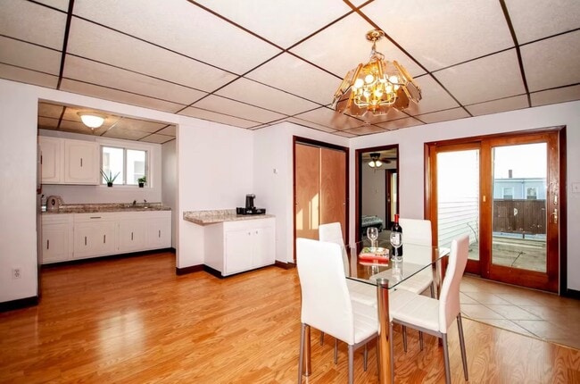 Building Photo - 243 Princeton St