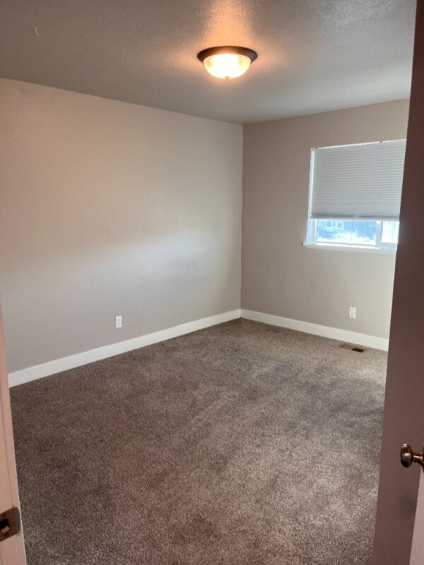 Building Photo - 200 1200 S