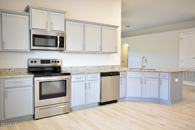 Building Photo - 3851 Redbud Wy