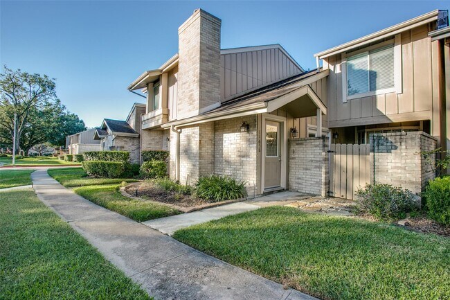 Building Photo - 11658 Lakeside Park Dr