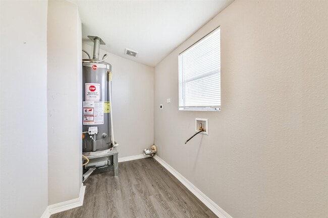 Building Photo - 424 S Broadway St