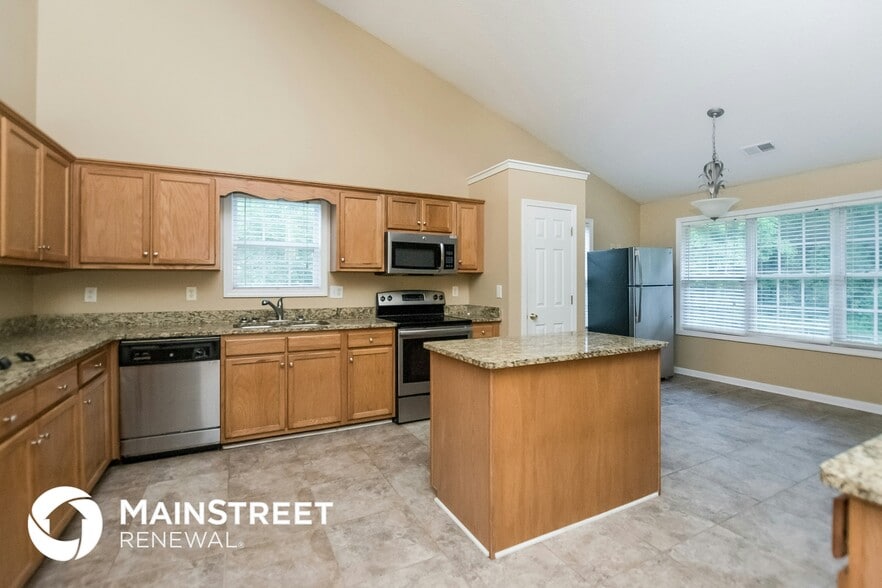 Building Photo - 166 Barrington Dr