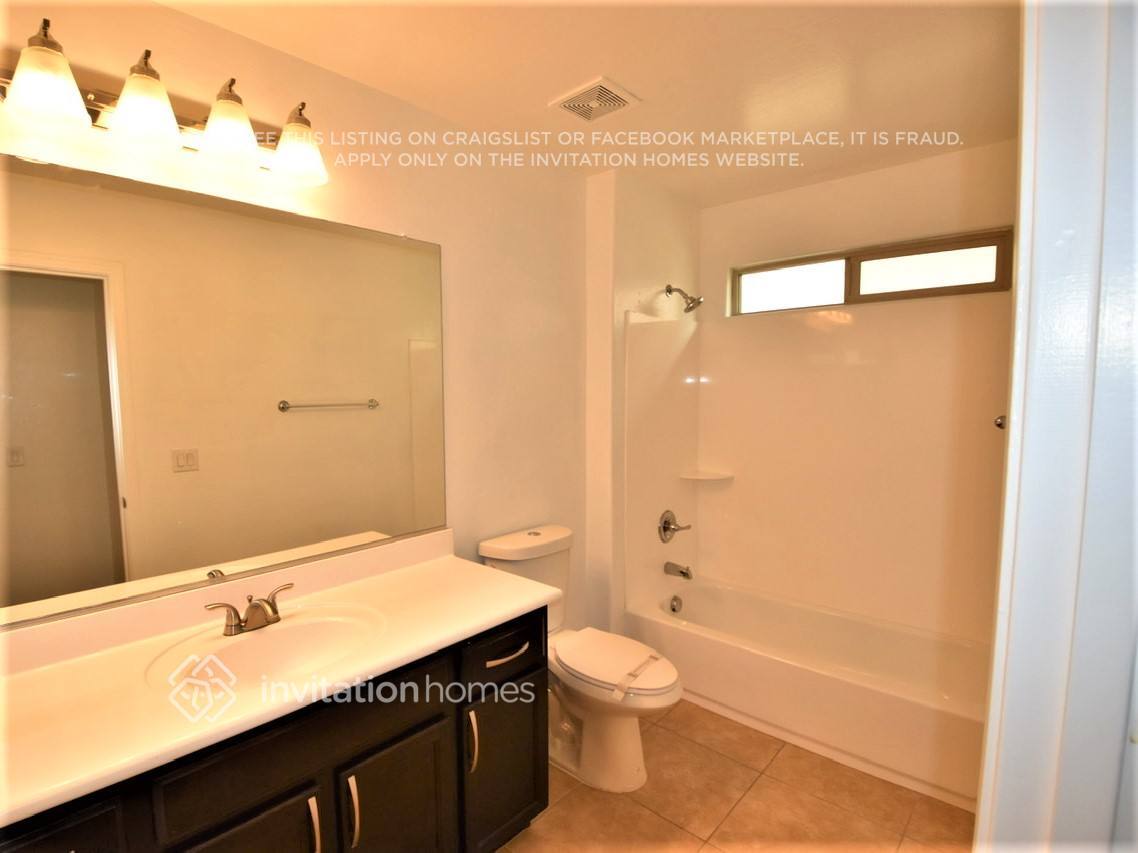 Building Photo - 3383 E Constitution Dr