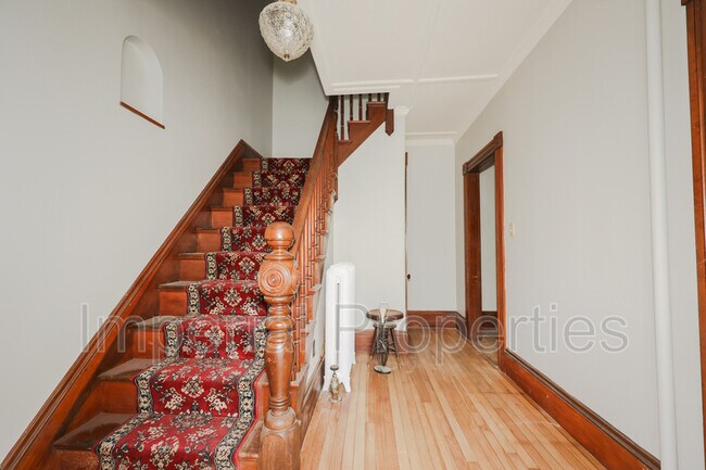 Building Photo - 6 Engel St