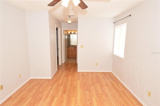 Building Photo - 10263 Gandy Blvd N