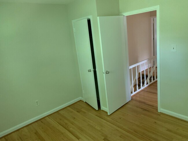 Building Photo - 5358 Pooks Hill Rd