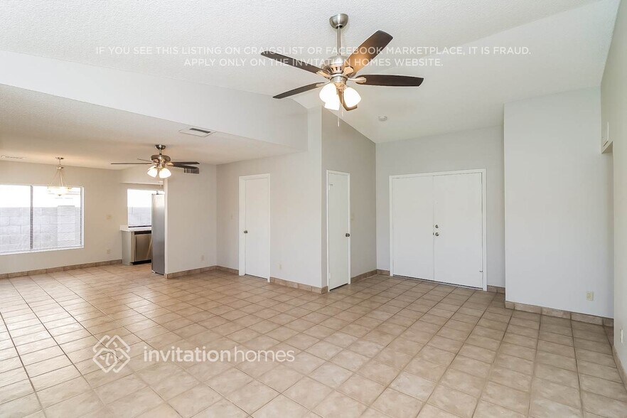 Building Photo - 5116 N 69th Ave