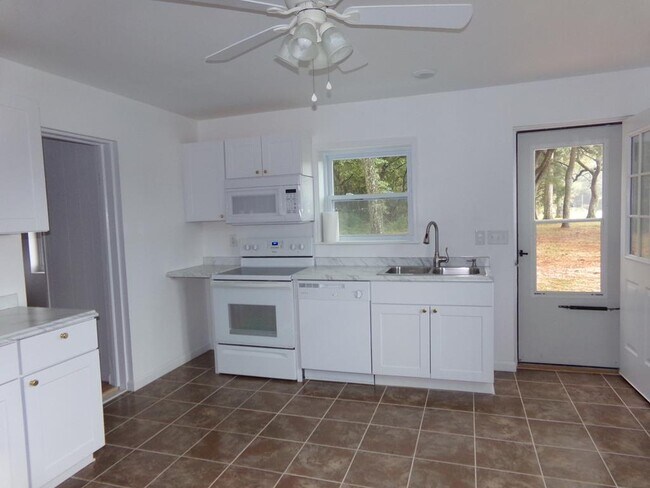 Primary Photo - 35561 Belle Haven Rd