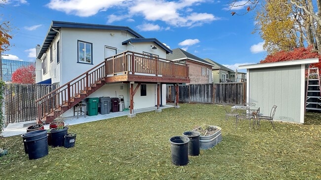 Building Photo - ALL UTILITIES INCLUDED - Remodeled - Upper Level - Backyard