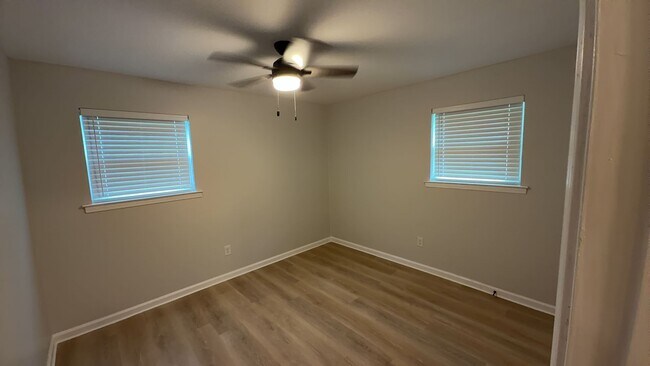 Building Photo - 39 Edgeview Heights Rd