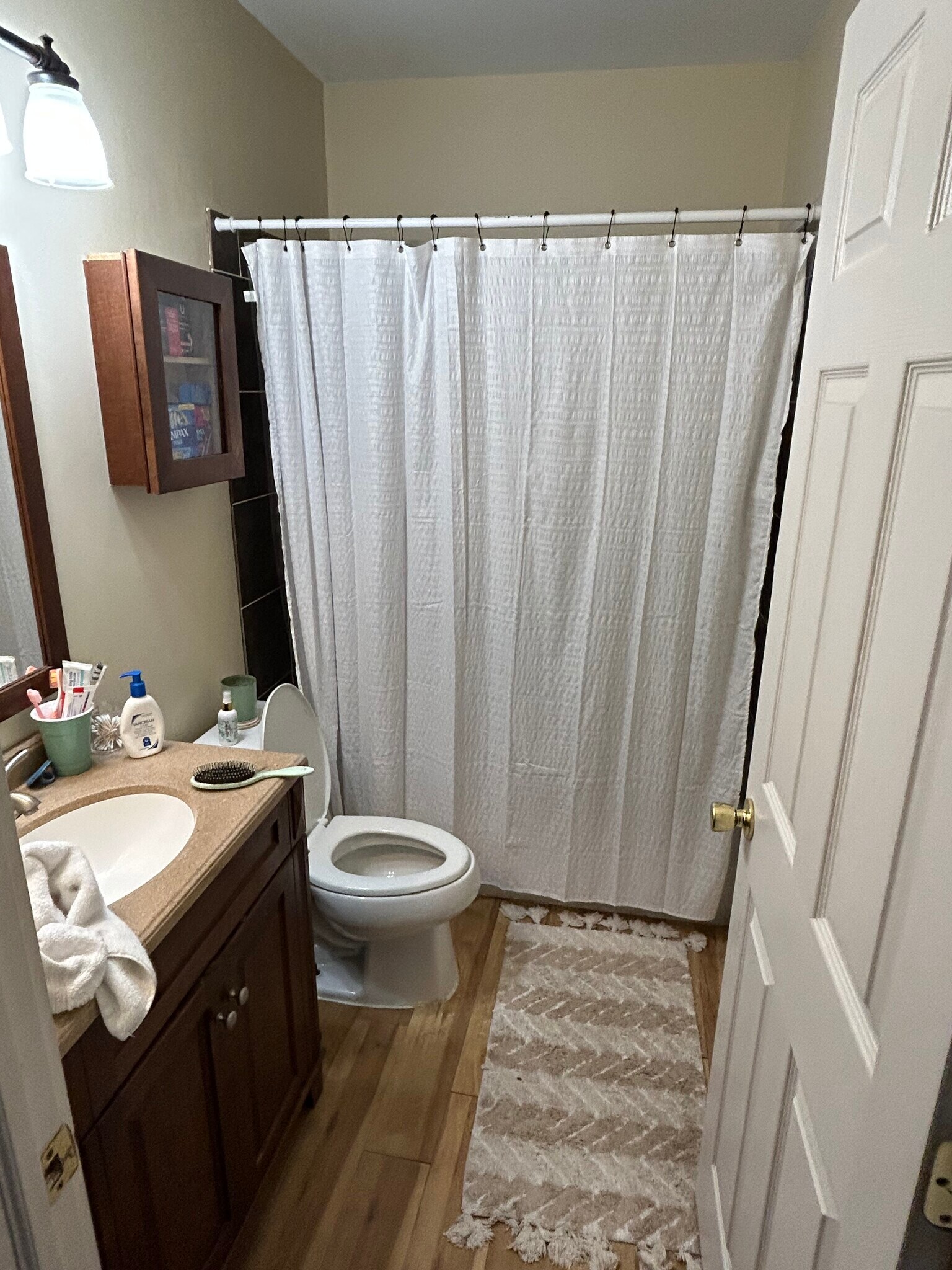 Building Photo - 2154 W Clifton Ave