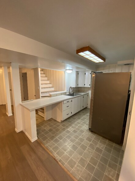 Building Photo - 535 SE Scenic View Dr